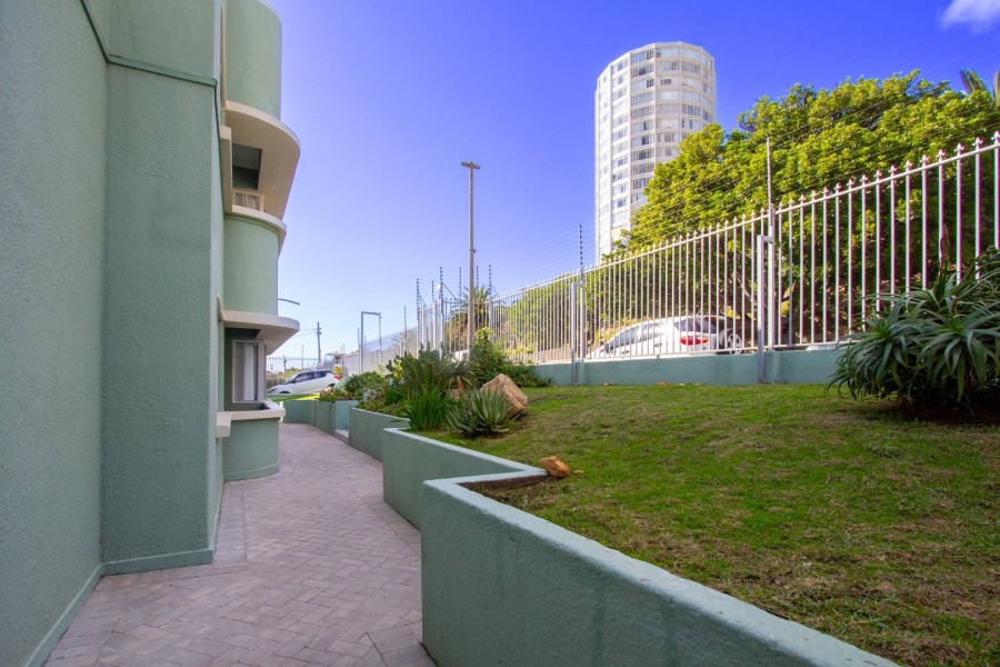 To Let 1 Bedroom Property for Rent in Vredehoek Western Cape